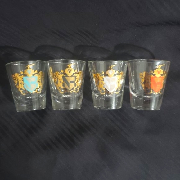 Coat of Arms Shot Glasses Camelot Rumpus Set - Picture 3 of 11